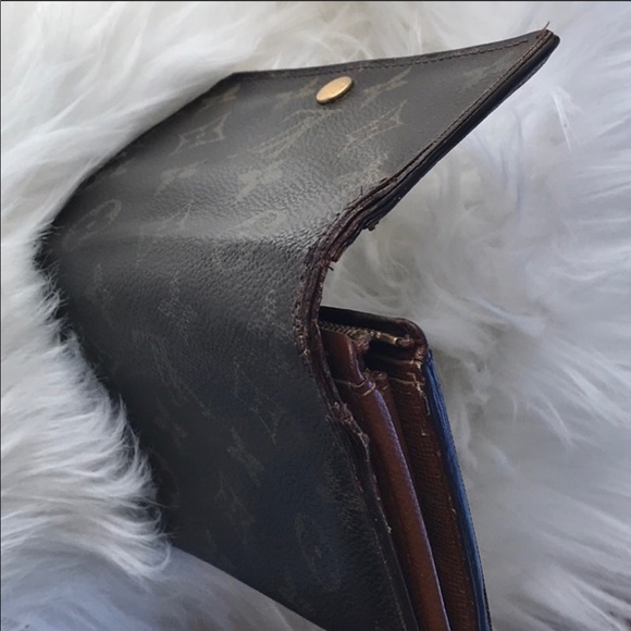 AUTHENTIC LOUIS VUITTON MONOGRAM WALLET. - Picture 6 of 8